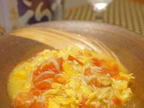 フライパンで簡単、しらすとトマトの卵炒め